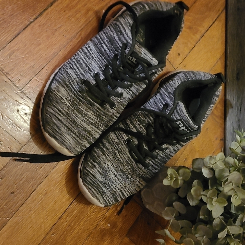 Skechers Fabric Sneakers 7.5 Hp🔥🔥🔥